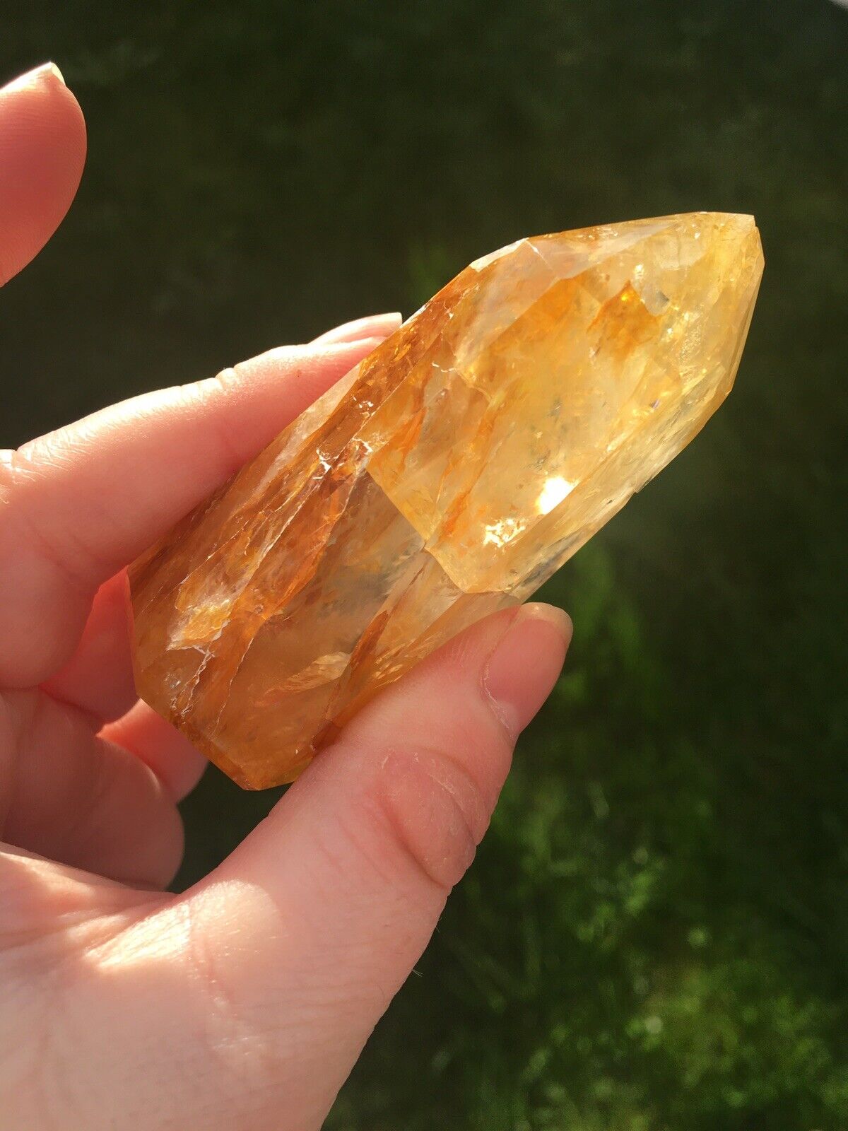 Golden Healer Quartz AAA Grade Crystal 115g 7.5 cm Tower Point Obelisk Healing